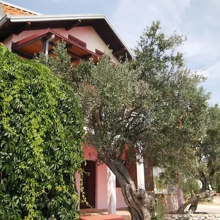 Kuca - Hrenky * Rogoznica (Sibenik-Knin)