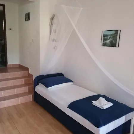 Kuca - Hrenky Rogoznica (Sibenik-Knin)
