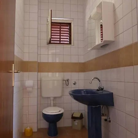 Kuca - Hrenky Rogoznica (Sibenik-Knin)